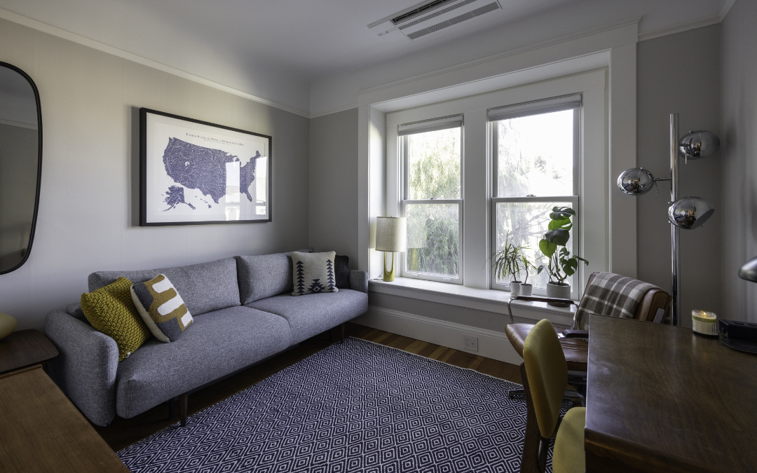 Castro - new living room with large windows